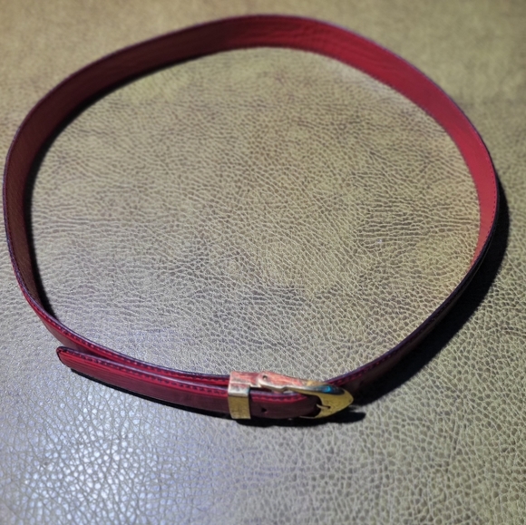 Women size small red authentic Louis vuitton belt. There's no rips. - Picture 4 of 4